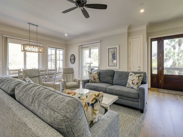 Hilton Head Luxury Vacation Rental 7-Bed North Forest Beach Home with Pool & Spa