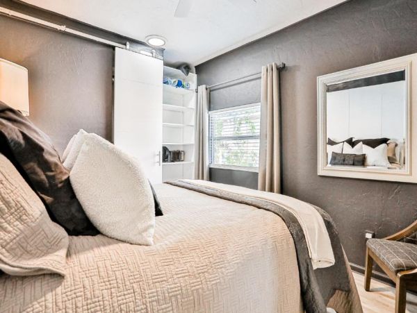 Beautiful Naples Vacation Home One Bedroom