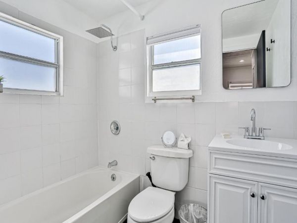 Beautiful Naples Vacation Home One Bedroom