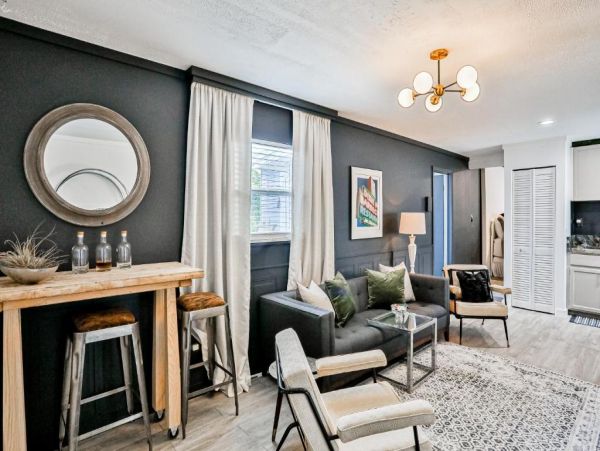 Beautiful Naples Vacation Home One Bedroom