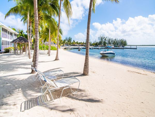Beachfront Lovely 2 Bedroom Grand Cayman Villa