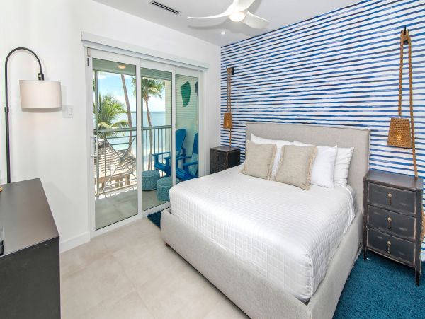 Beachfront Lovely 2 Bedroom Grand Cayman Villa