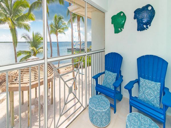 Beachfront Lovely 2 Bedroom Grand Cayman Villa