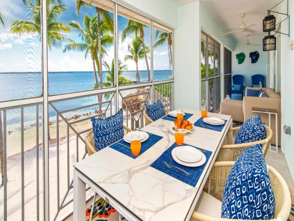 Beachfront Lovely 2 Bedroom Grand Cayman Villa