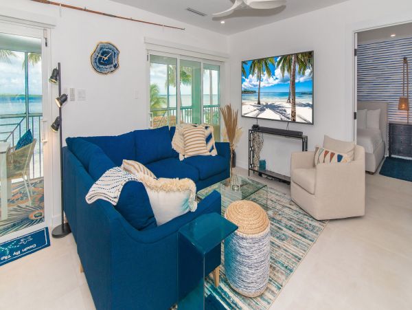 Beachfront Lovely 2 Bedroom Grand Cayman Villa