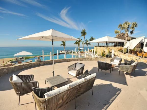 Stunning Estate in Los Cabos with Luxurious Amenities