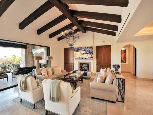 Stunning Estate in Los Cabos with Luxurious Amenities