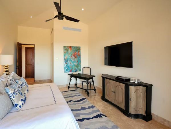 Stunning Estate in Los Cabos with Luxurious Amenities