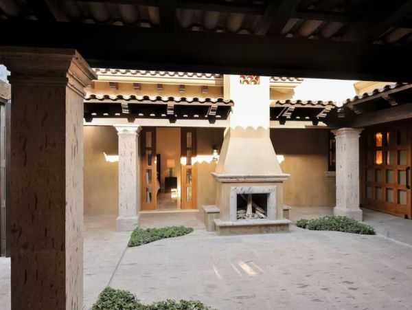 Stunning Estate in Los Cabos with Luxurious Amenities