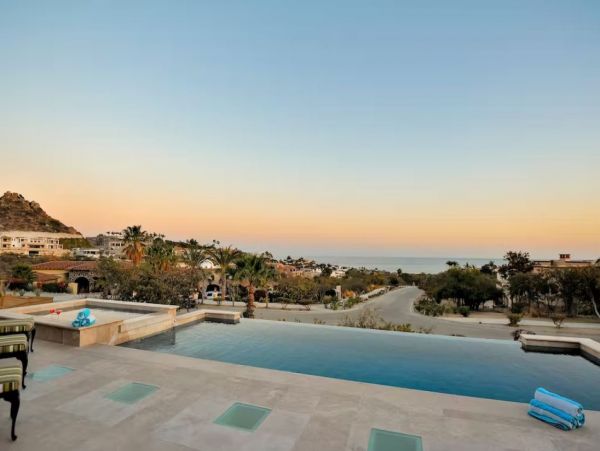 Stunning Estate in Los Cabos with Luxurious Amenities