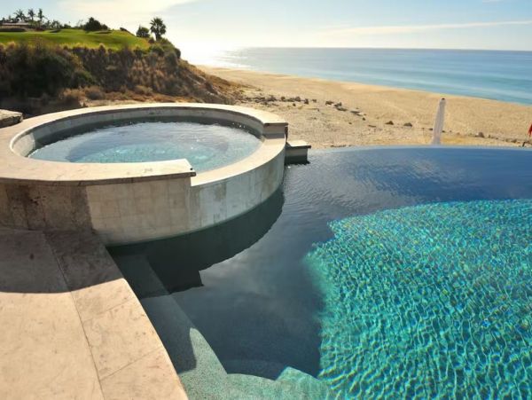Stunning Estate in Los Cabos with Luxurious Amenities