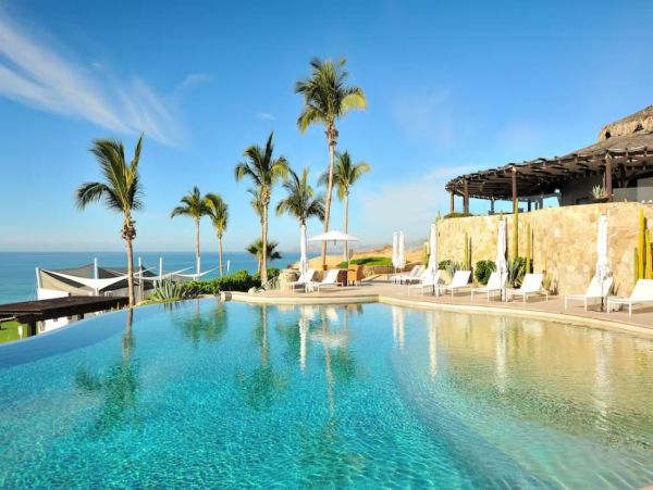 Stunning Estate in Los Cabos with Luxurious Amenities