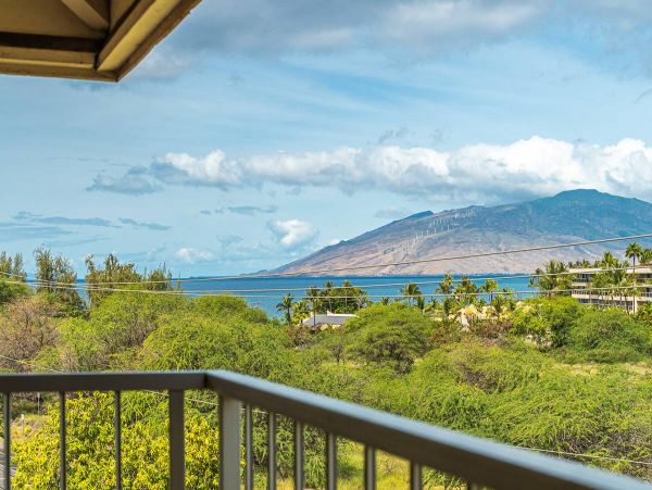 Kihei Two Bedroom Vacation Condo Close to Beach