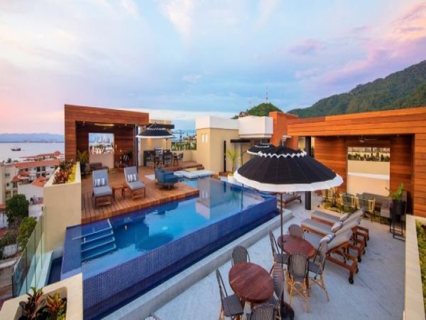 Beautiful Studio Sleeps 2 Guests Close to Beach