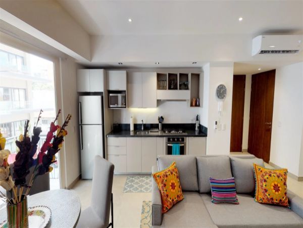 Beautiful Studio Sleeps 2 Guests Close to Beach