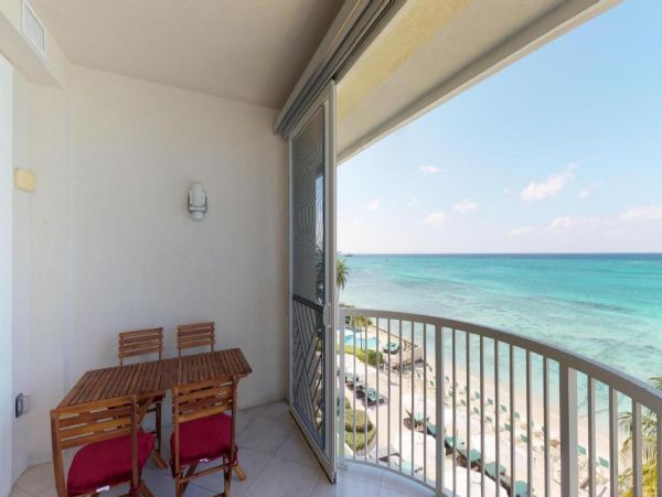 Beautiful Two Bedroom Vacation Condo with Amazing Views