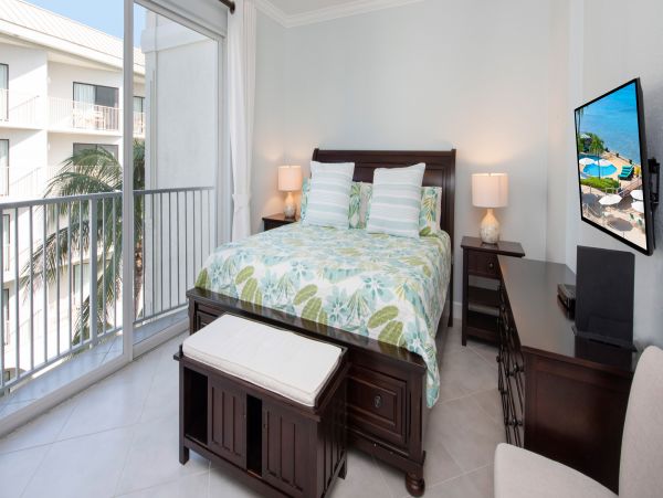 Beautiful Two Bedroom Vacation Condo with Amazing Views