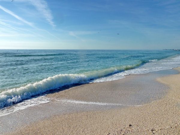 Lovely Madeira Beach 3 Bedroom Condo Sleeps 8 Walk To Beach