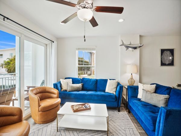 Lovely Madeira Beach 3 Bedroom Condo Sleeps 8 Walk To Beach