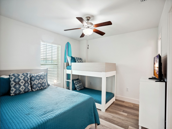 Lovely Madeira Beach 3 Bedroom Condo Sleeps 8 Walk To Beach