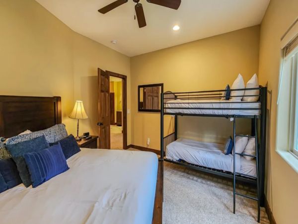 Beautiful Seven Bedroom Rental in Breckenridge Sleeps 16