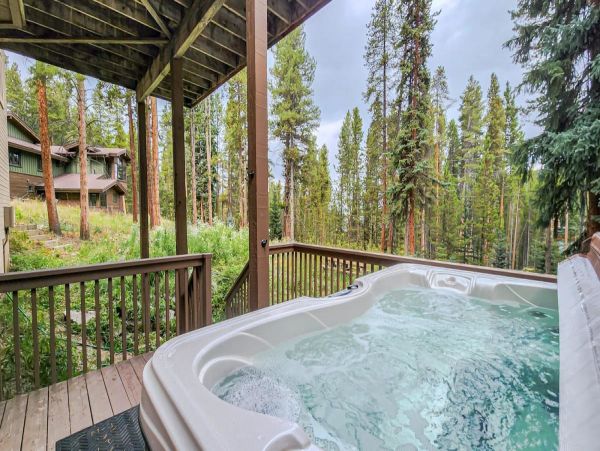 Beautiful Seven Bedroom Rental in Breckenridge Sleeps 16