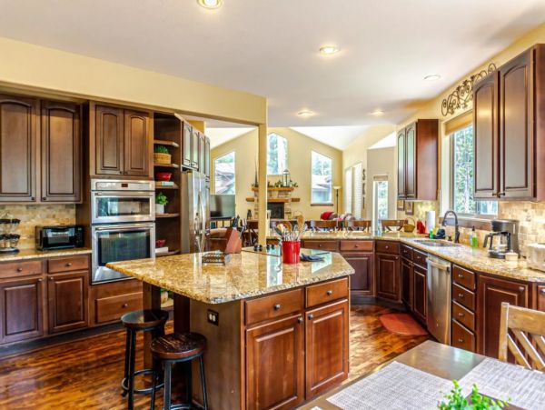 Beautiful Seven Bedroom Rental in Breckenridge Sleeps 16