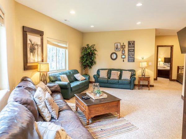 Beautiful Seven Bedroom Rental in Breckenridge Sleeps 16