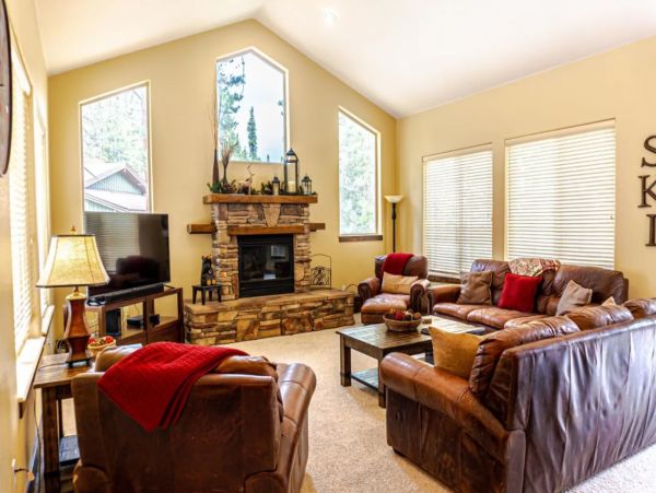 Beautiful Seven Bedroom Rental in Breckenridge Sleeps 16