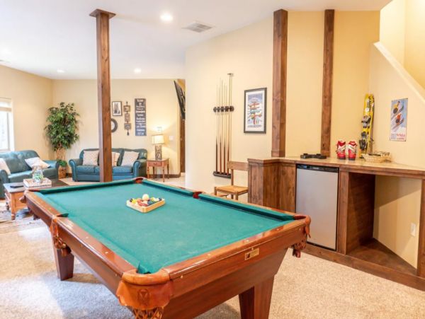 Beautiful Seven Bedroom Rental in Breckenridge Sleeps 16