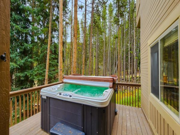 Beautiful Seven Bedroom Rental in Breckenridge Sleeps 16