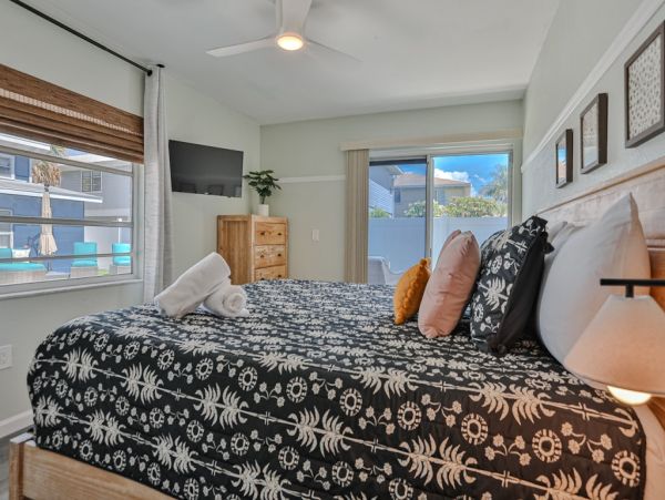 Holmes Beach 3 Bedroom Rental Short Walk to Beach