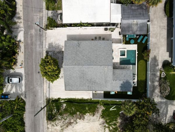 Holmes Beach 3 Bedroom Rental Short Walk to Beach