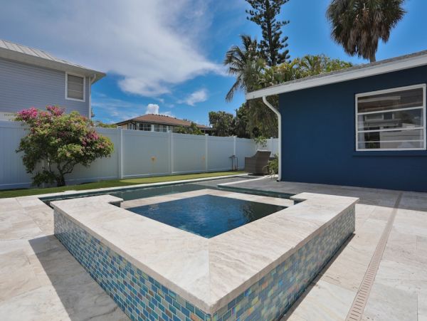 Holmes Beach 3 Bedroom Rental Short Walk to Beach