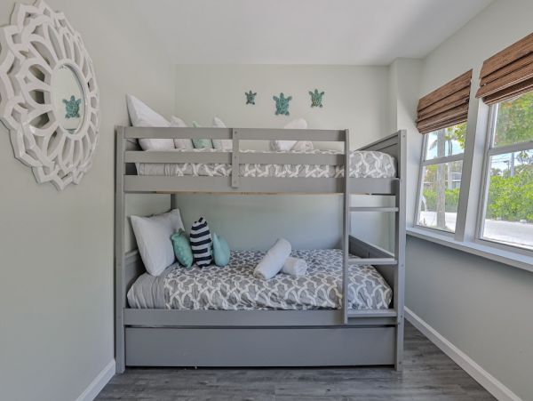 Holmes Beach 3 Bedroom Rental Short Walk to Beach
