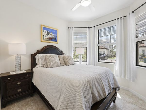 Naples Home 1029794