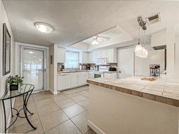 Naples Condo 1029796