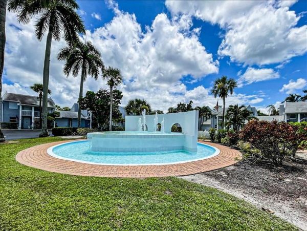 Naples Condo 1029796