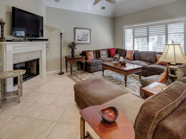 Four Bedroom Charming Home in Hilton Head Sleeps 14 with Pool