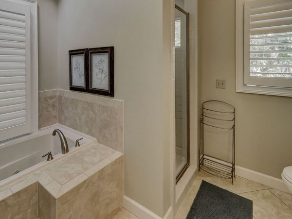 Four Bedroom Charming Home in Hilton Head Sleeps 14 with Pool