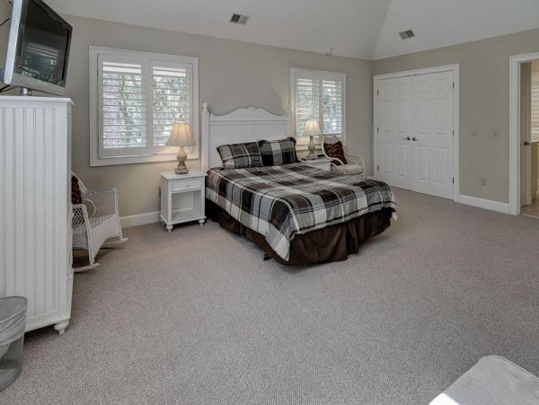 Four Bedroom Charming Home in Hilton Head Sleeps 14 with Pool