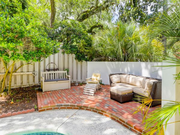 Hilton Head Vacation Pool Home Six Bedroom Walk to Beach