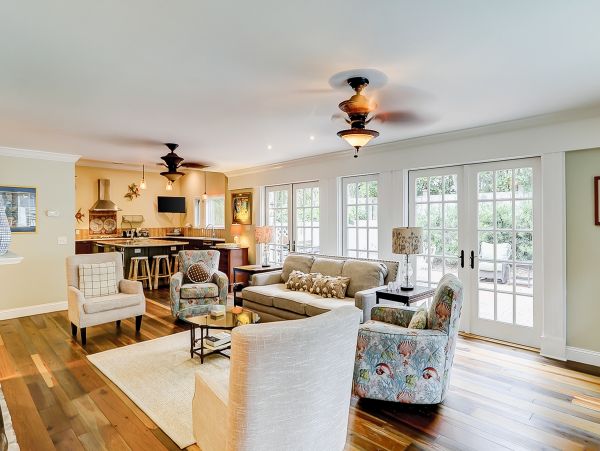 Hilton Head Vacation Pool Home Six Bedroom Walk to Beach