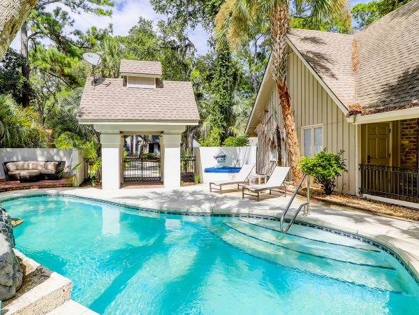 Hilton Head Vacation Pool Home Six Bedroom Walk to Beach