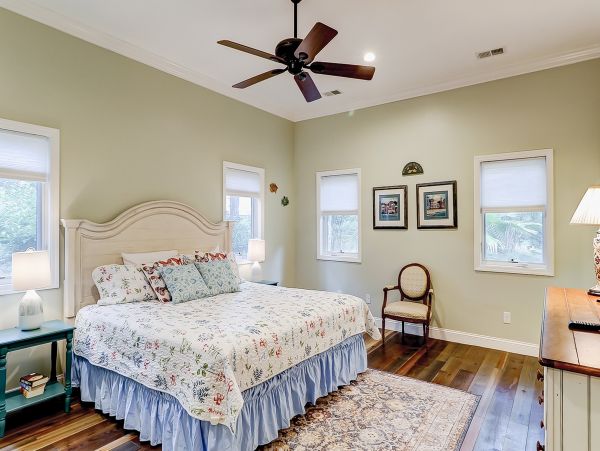 Hilton Head Vacation Pool Home Six Bedroom Walk to Beach