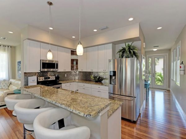 Holmes Beach Vacation Pool Home Sleeps 14