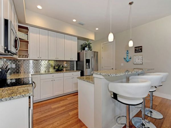 Holmes Beach Vacation Pool Home Sleeps 14