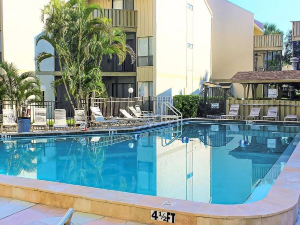 Siesta Key Vacation Condo with Two Bedrooms
