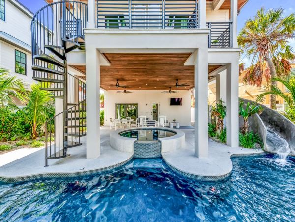 Siesta Key Luxury Rentals | Beach Home with Pool, Spa & Rooftop