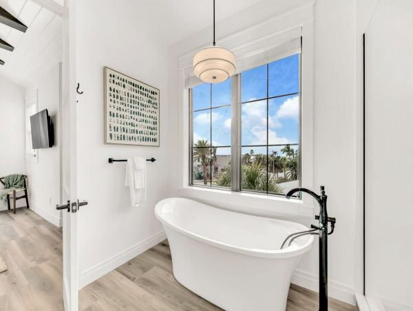 Siesta Key Luxury Rentals | Beach Home with Pool, Spa & Rooftop